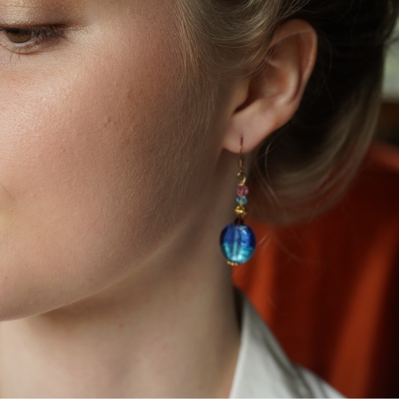 Vintage Murano Glass and Discontinued Swarovski Crystal Earrings With 14 KT gold - Picture 3 of 3